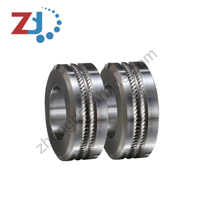 Kem&eacute;nyf&eacute;m tekercsek